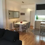 Appartement And Plaza *