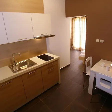 Apartments And Rooms Guesthouse Lorenta Apartment