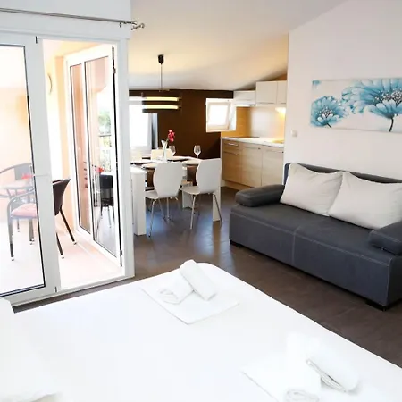Apartments And Rooms Guesthouse Lorenta * Vodice