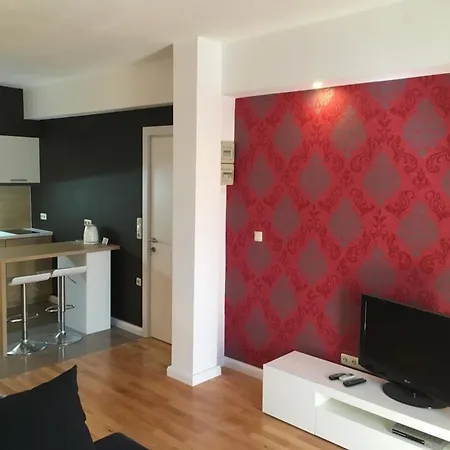 Apartment Apartments And Rooms Guesthouse Lorenta Vodice