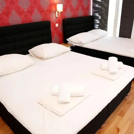 Apartments And Rooms Guesthouse Lorenta Apartment Vodice