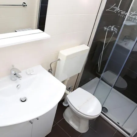 Apartments And Rooms Guesthouse Lorenta Apartment