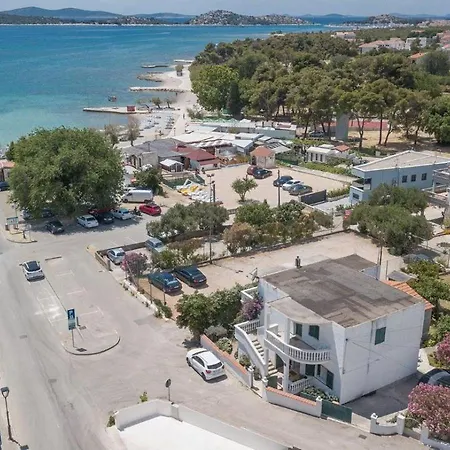 Apartments And Rooms Guesthouse Lorenta Apartment *