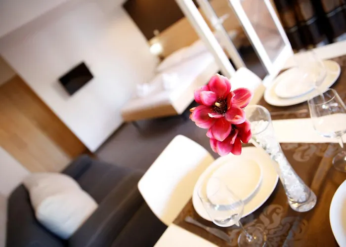 Apartments And Rooms Plaza *