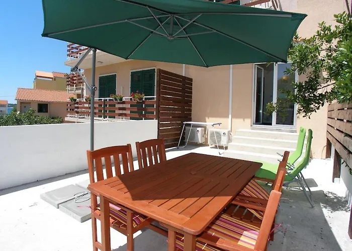 Apartments And Rooms Plaza Apartman *