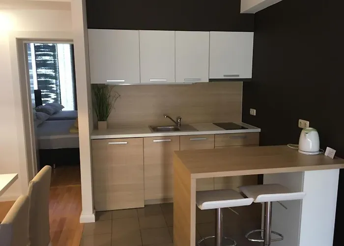 Apartments And Rooms Plaza Apartman Vodice