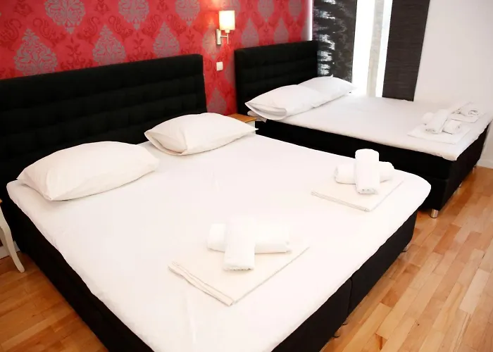 Apartments And Rooms Plaza Apartman Vodice